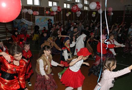 BAL NARODY ŚWIATA